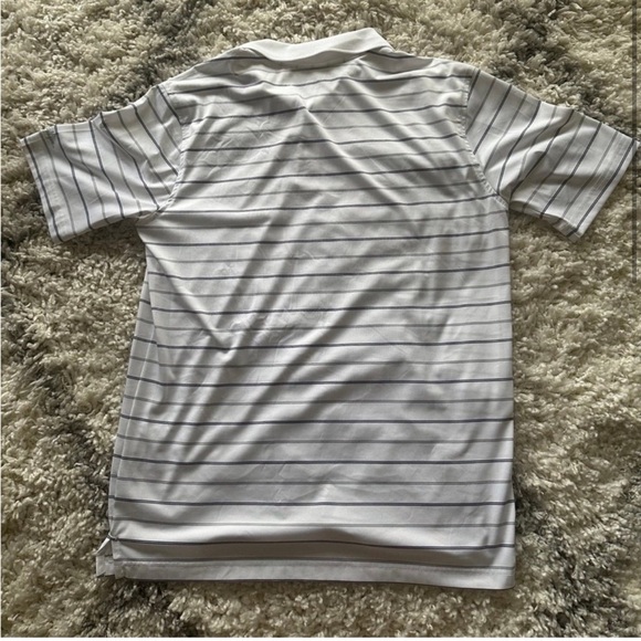 Walter Hagen Golf Polo. Size medium. - Picture 2 of 3